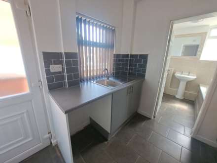 3 BEDROOM HOUSE. 121 Manvers Road. Beighton., Image 2