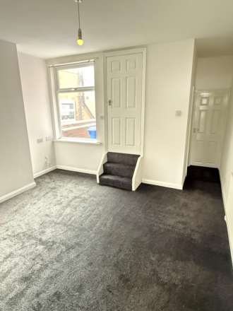 3 BEDROOM HOUSE. 121 Manvers Road. Beighton., Image 5