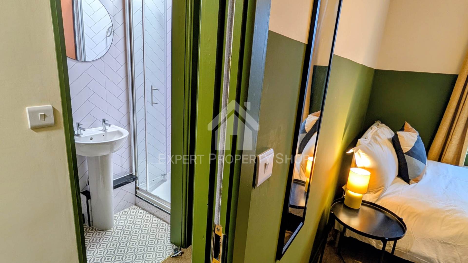 **AVAILABLE NOW**  Room 3,   En-suite Room , Commercial Avenue, Beeston, Image 5