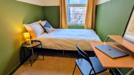 **AVAILABLE NOW**  Room 3,   En-suite Room , Commercial Avenue, Beeston, Image 1