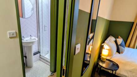 **AVAILABLE NOW**  Room 3,   En-suite Room , Commercial Avenue, Beeston, Image 5