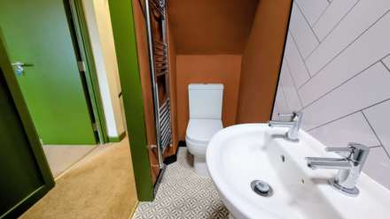 **AVAILABLE NOW**  Room 3,   En-suite Room , Commercial Avenue, Beeston, Image 6