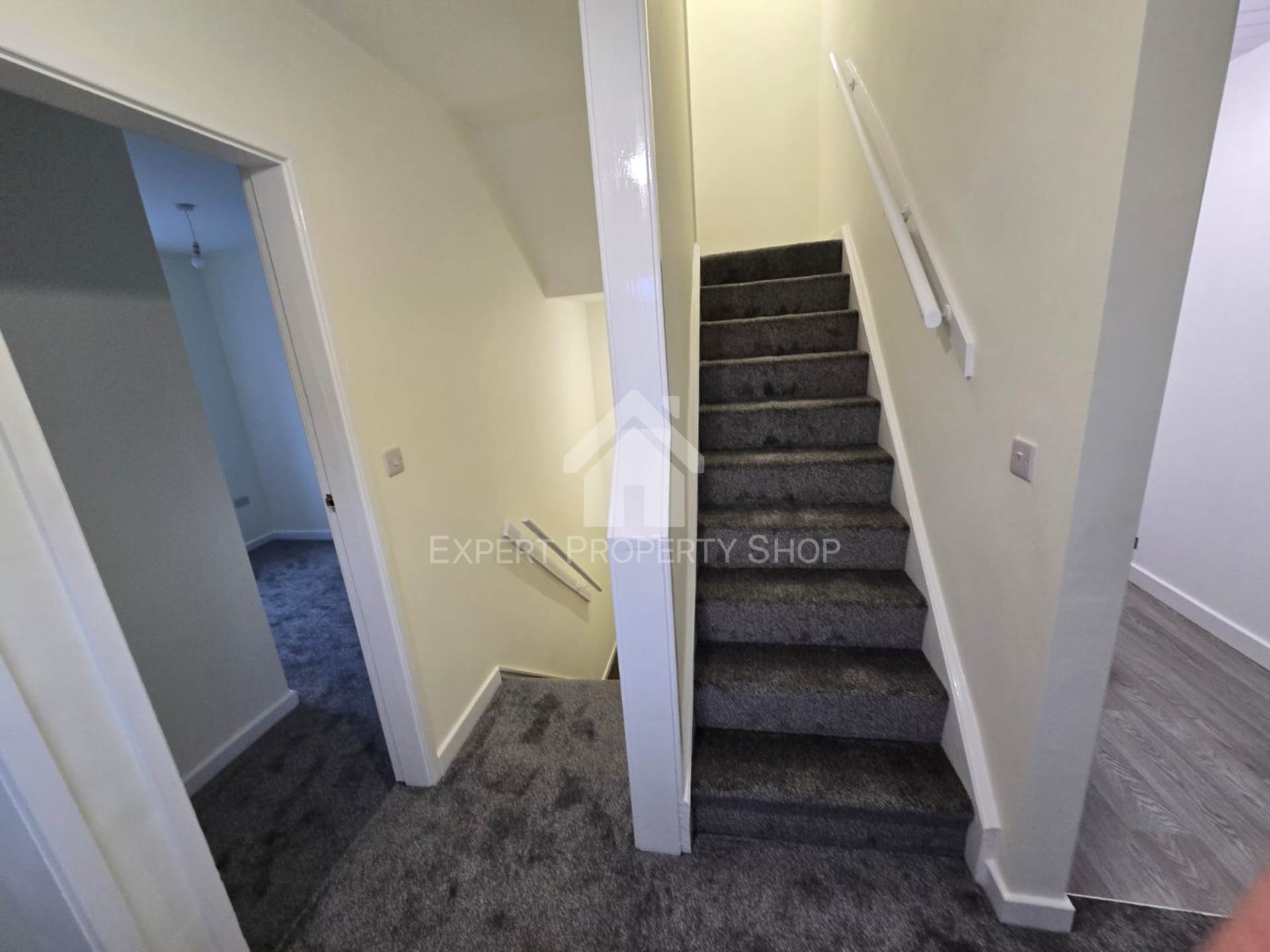 Gillroyd Parade, Morley, Image 14