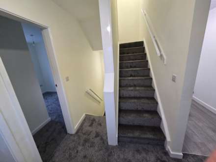 Gillroyd Parade, Morley, Image 14