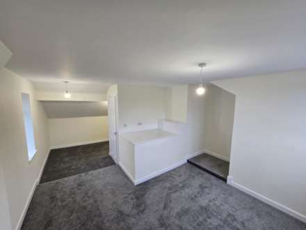 Gillroyd Parade, Morley, Image 15