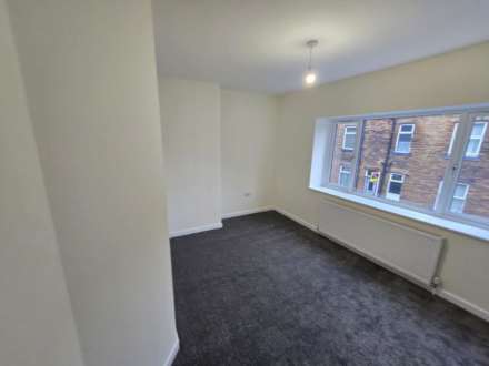 Gillroyd Parade, Morley, Image 18