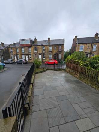 Gillroyd Parade, Morley, Image 19