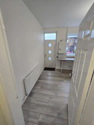 Gillroyd Parade, Morley, Image 2