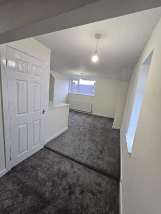 Gillroyd Parade, Morley, Image 4