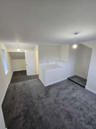 Gillroyd Parade, Morley, Image 5