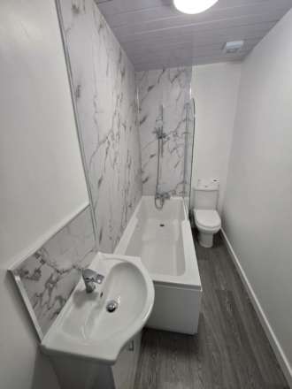 Gillroyd Parade, Morley, Image 7