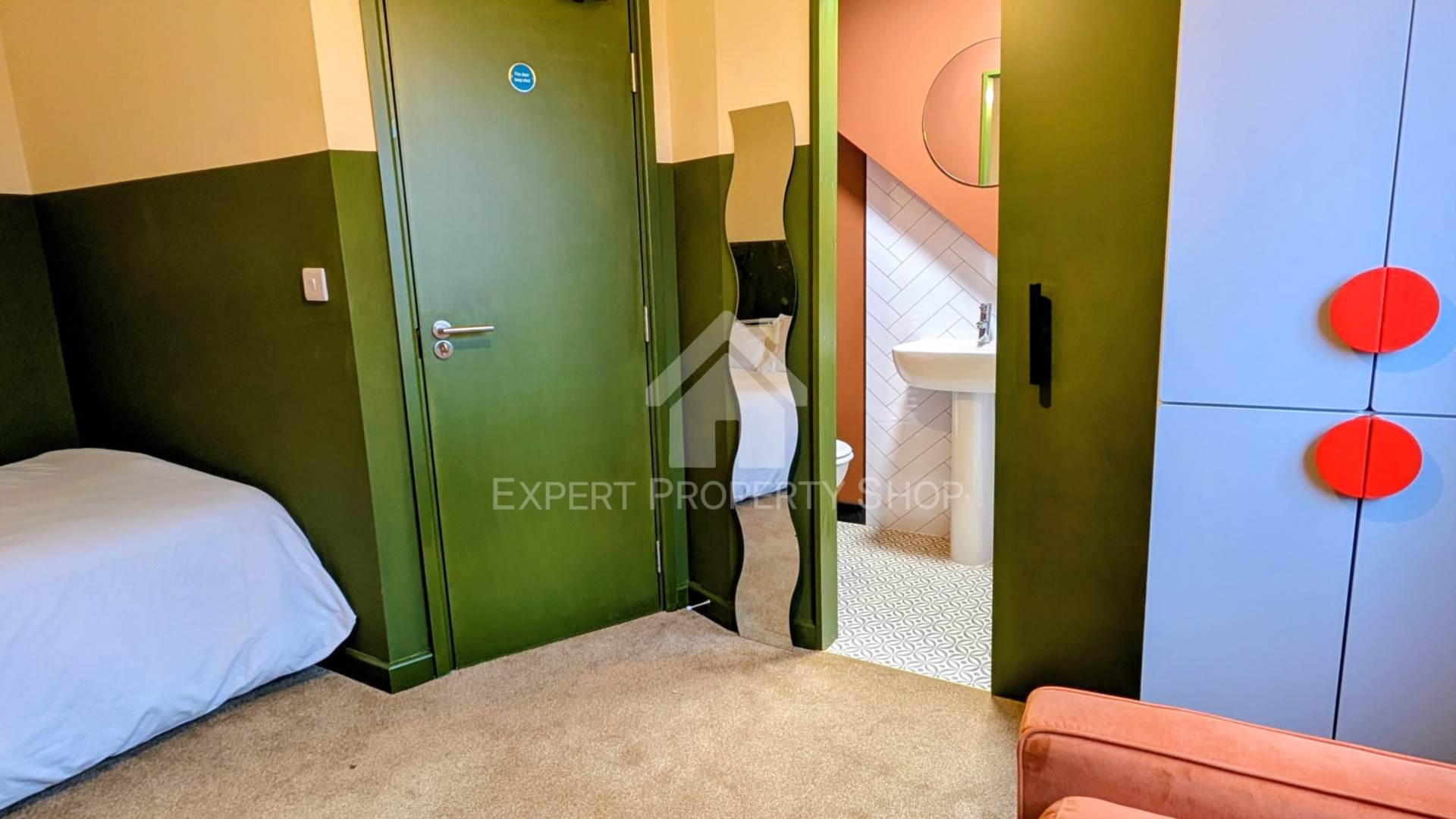 **AVAILABLE NOW**   En-suite Room , Commercial Avenue, Beeston, Image 3