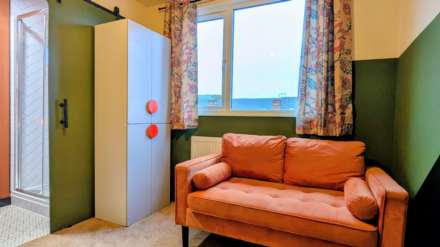 **AVAILABLE NOW**   En-suite Room , Commercial Avenue, Beeston, Image 4