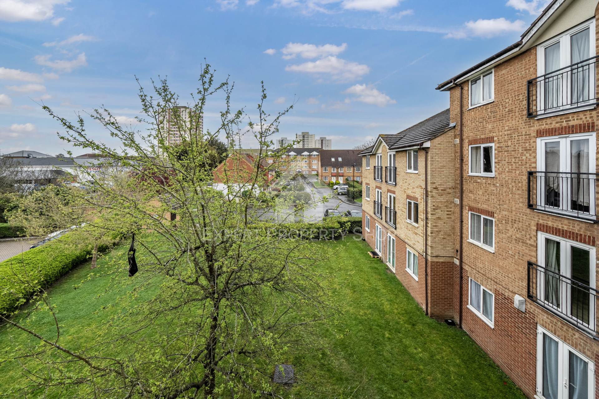 Varsity Drive, Twickenham, Image 12