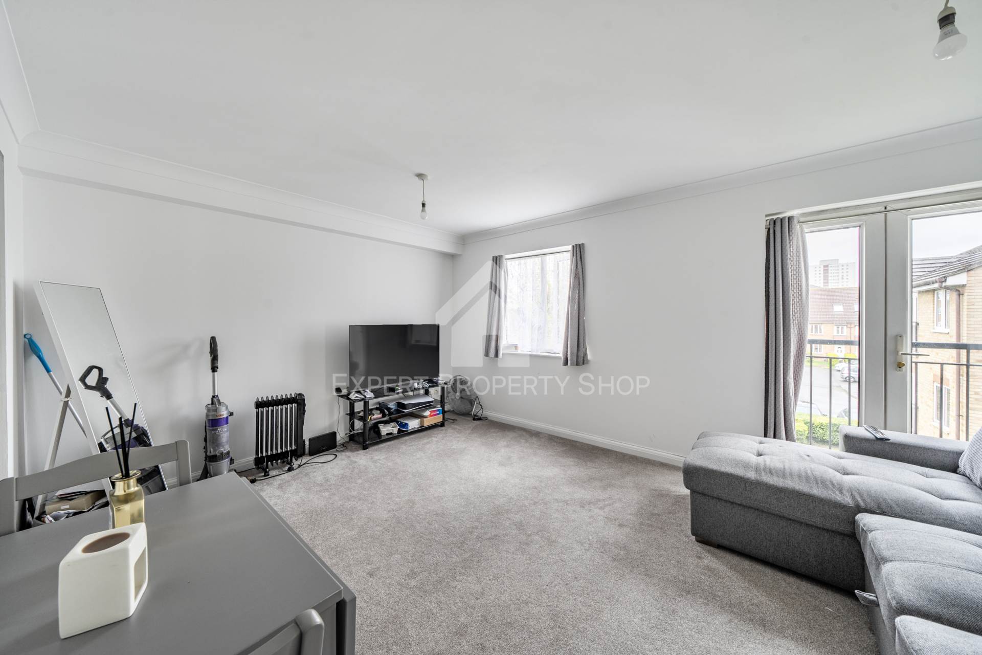 Varsity Drive, Twickenham, Image 4