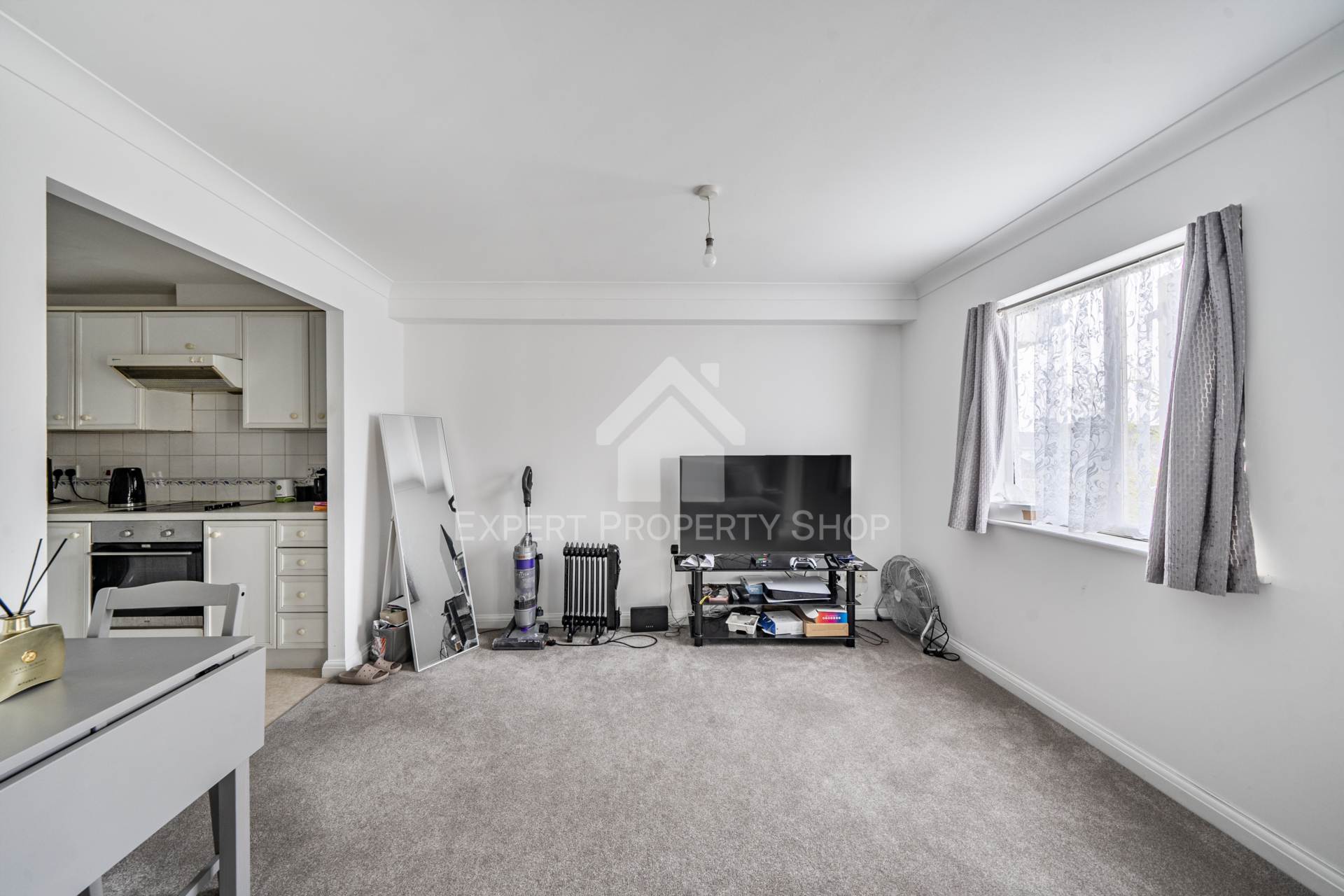 Varsity Drive, Twickenham, Image 5