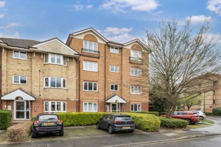 Varsity Drive, Twickenham, Image 1