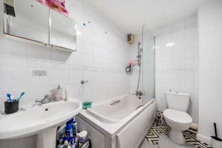 Varsity Drive, Twickenham, Image 11