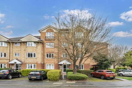 Varsity Drive, Twickenham, Image 3