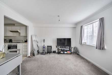 Varsity Drive, Twickenham, Image 5