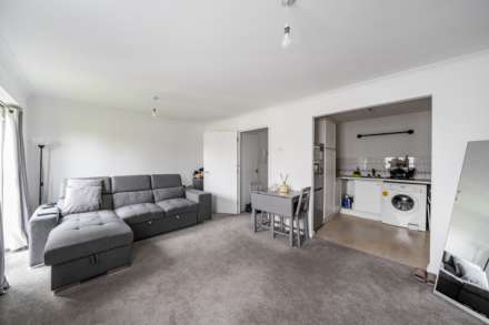 Varsity Drive, Twickenham, Image 6