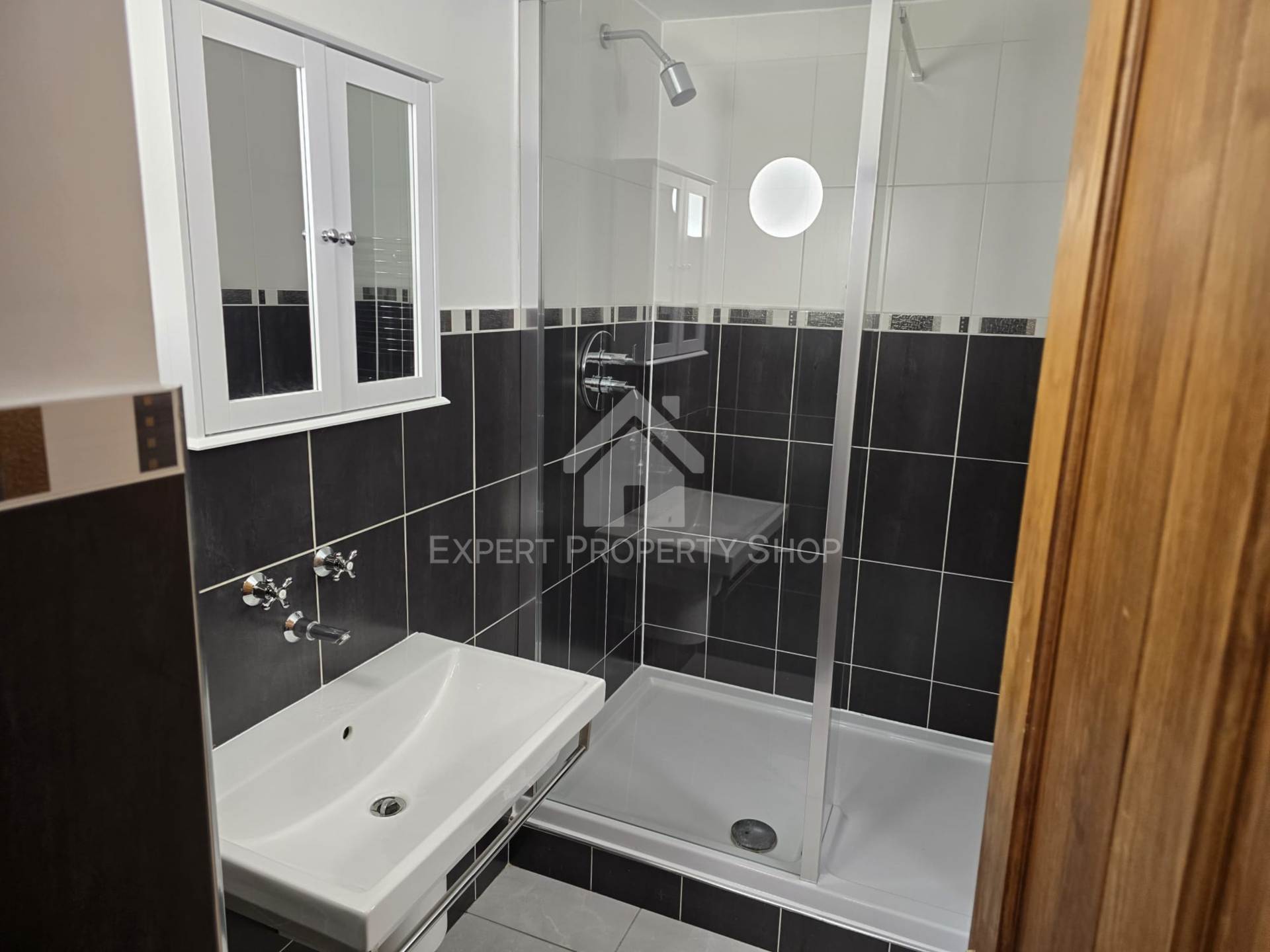 Apartment 3, Oxford Road, Gomersal, Image 7