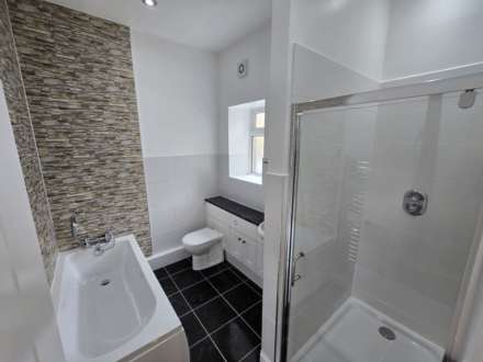 Apartment 1, Oxford Road, Gomersal, Image 6