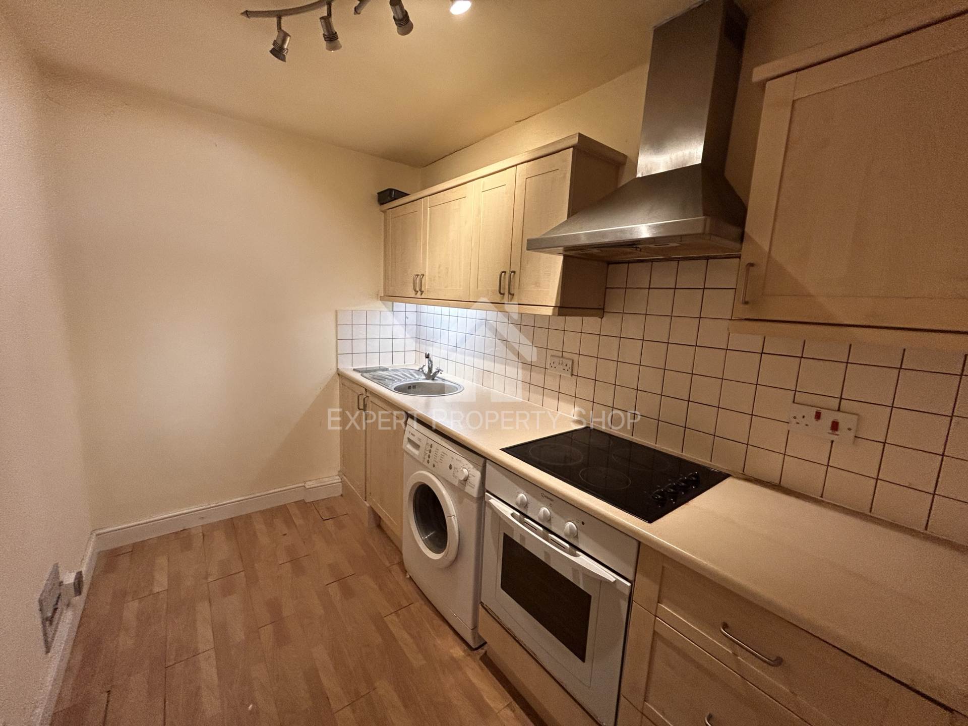 Posting House, Tring Station, Image 12