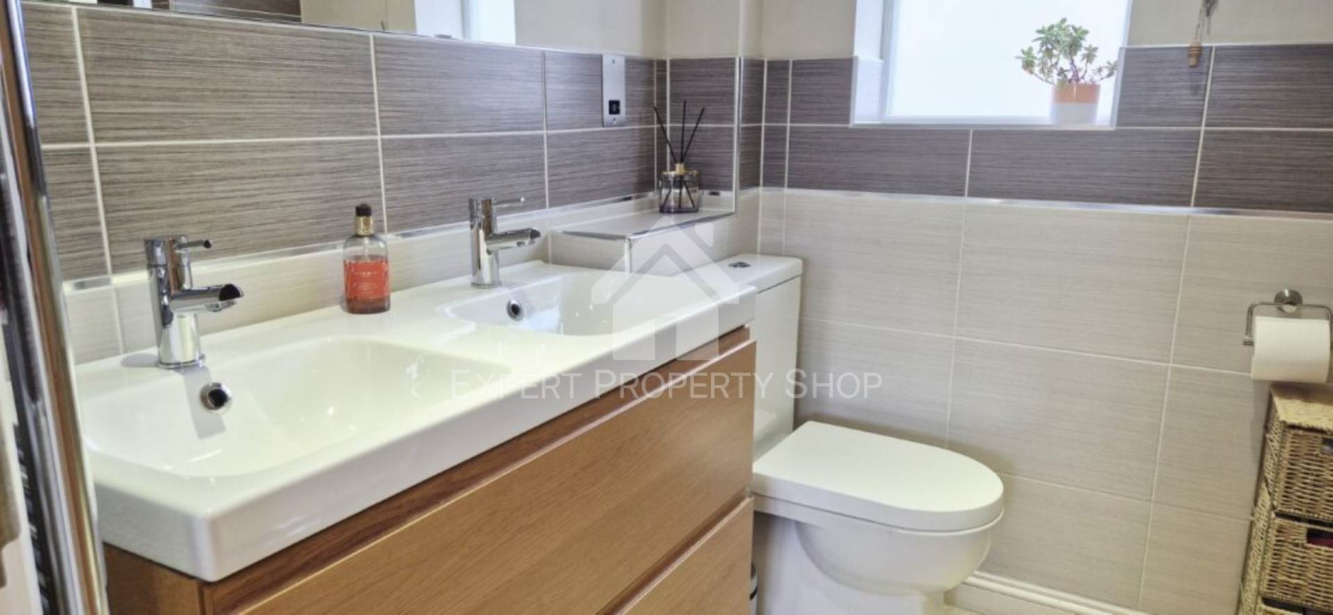 Wood Lane, Great Linford, Image 6