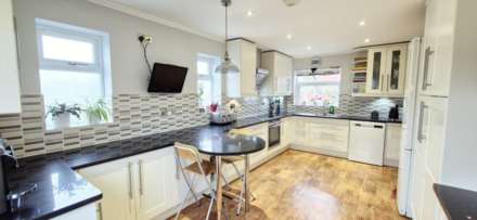 Wood Lane, Great Linford, Image 14