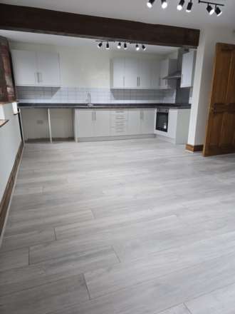 3 Bedroom Apartment, Apartment 2, Oxford Road, Gomersal