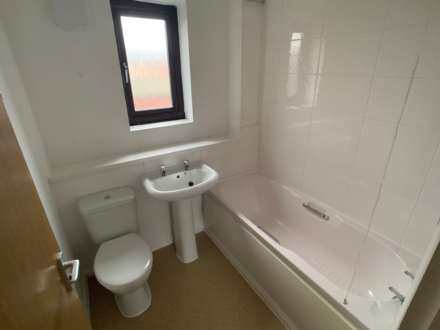 Kenilworth Close, Worksop, Image 10