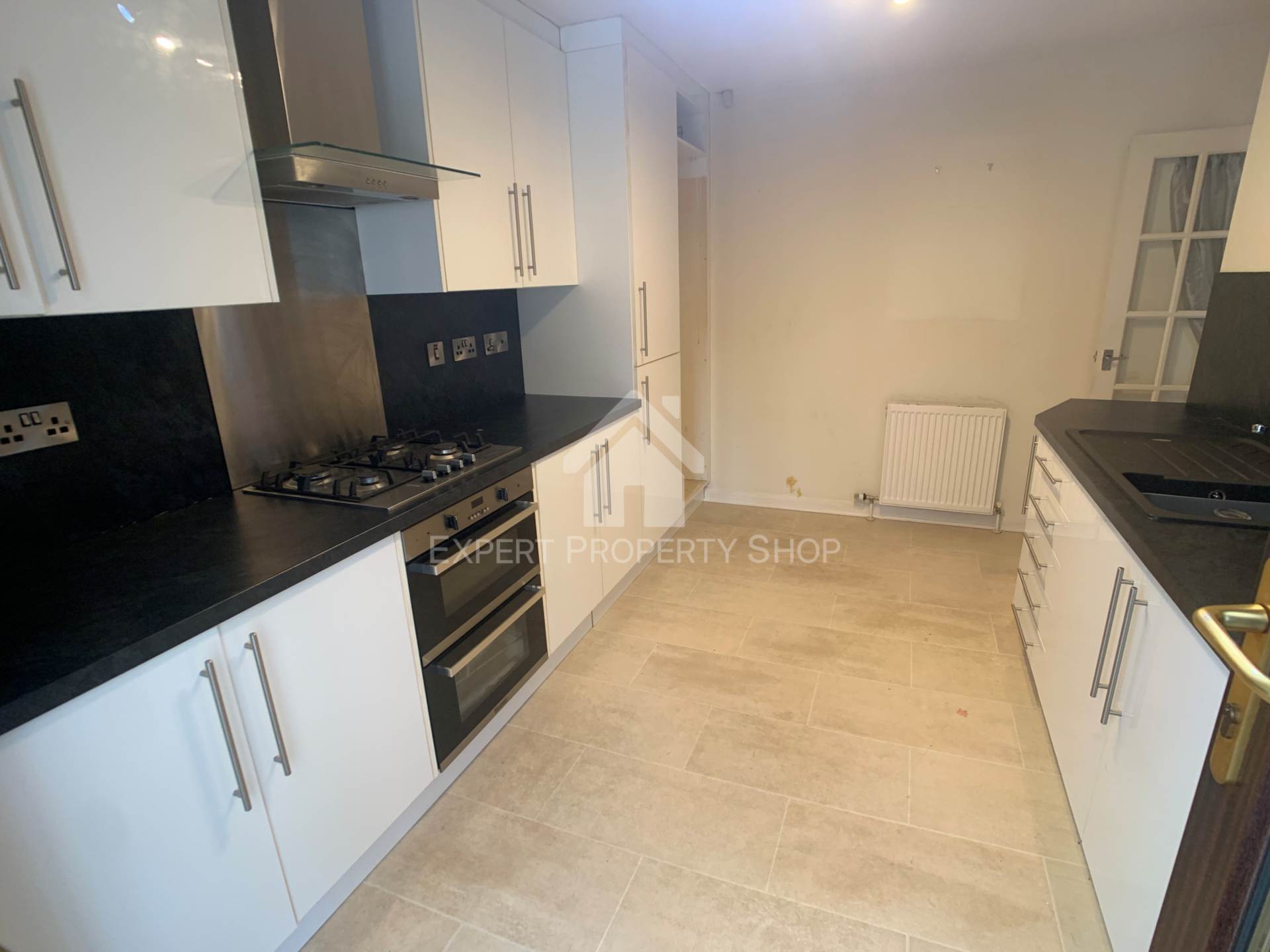 Meadow Close, Kiverton Park, Image 5