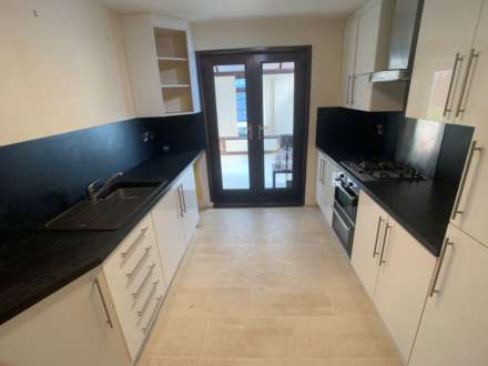 Meadow Close, Kiverton Park, Image 4