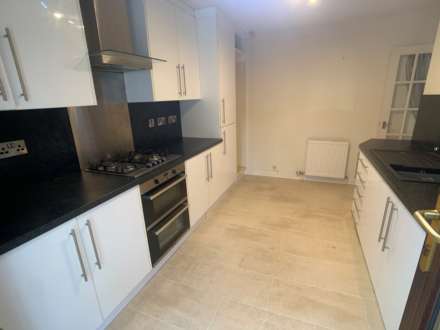 Meadow Close, Kiverton Park, Image 5