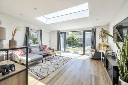 Property For Sale Holly Copse, Stevenage