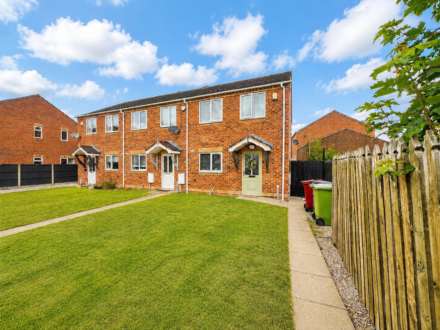 3 Bedroom Town House, Cresswell Road, Clowne