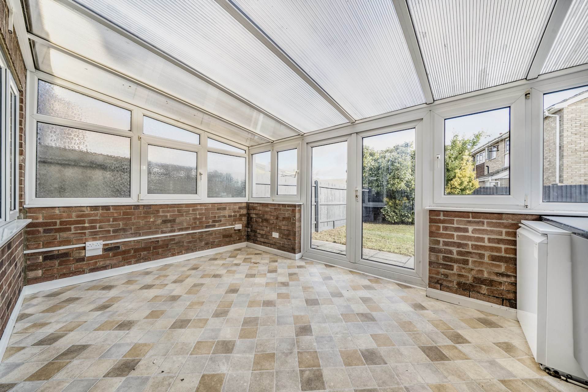Magnolia Close, Red Lodge, Image 4