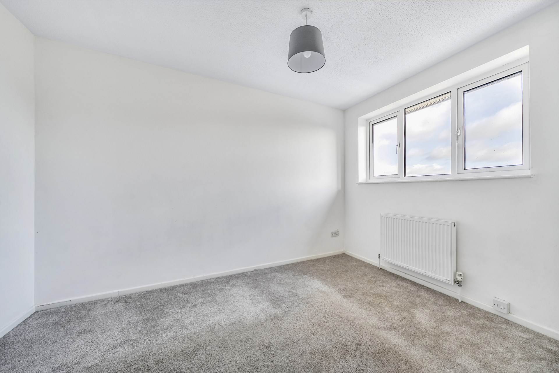 Magnolia Close, Red Lodge, Image 6