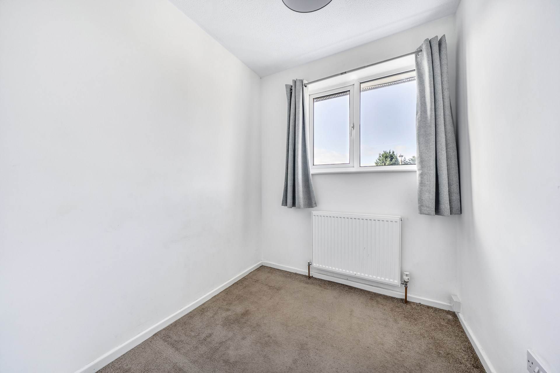 Magnolia Close, Red Lodge, Image 7