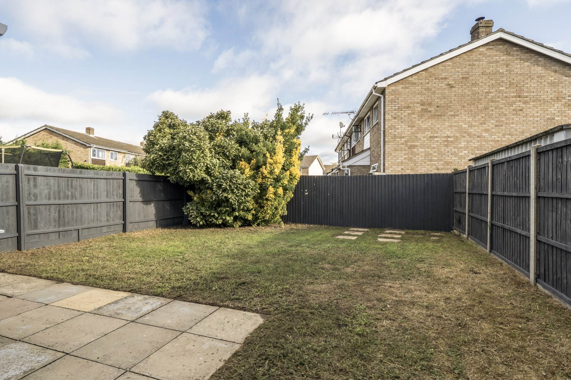 Magnolia Close, Red Lodge, Image 9