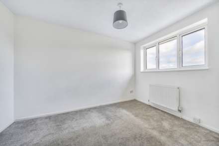 Magnolia Close, Red Lodge, Image 6