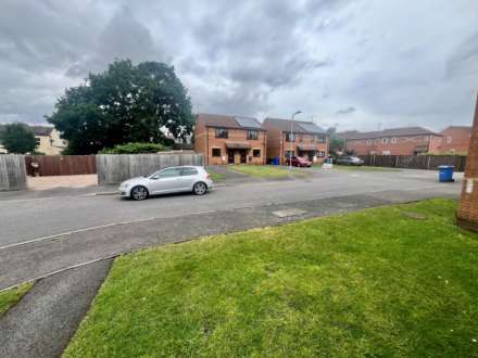 Kenilworth Close, Worksop, Image 15