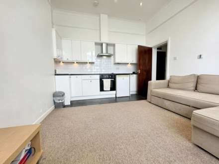 Bright 1 Bed Flat, Westcliff Studios, BH2, Image 5