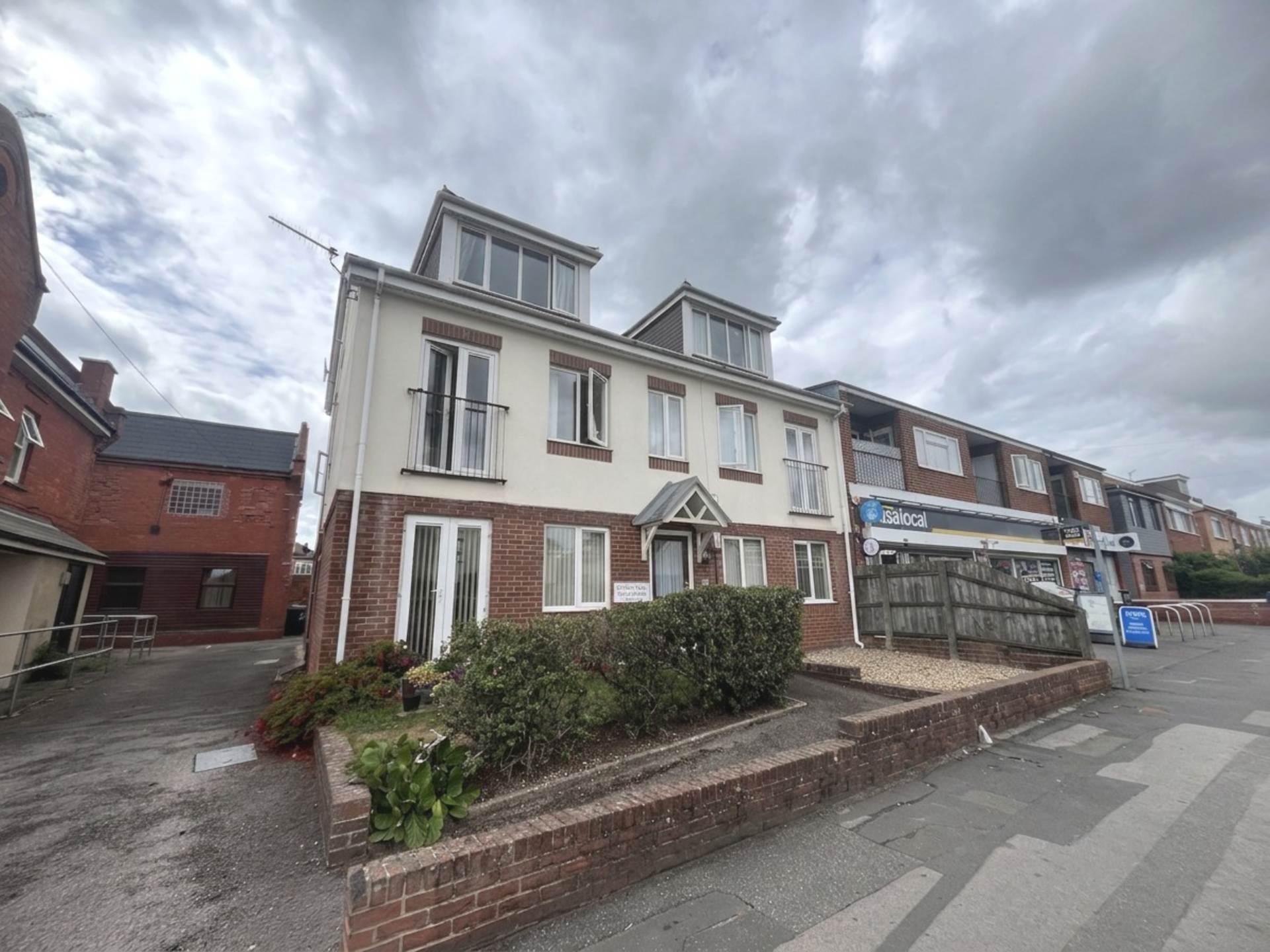 Two Bed First Floor Flat near Southbourne, Image 1