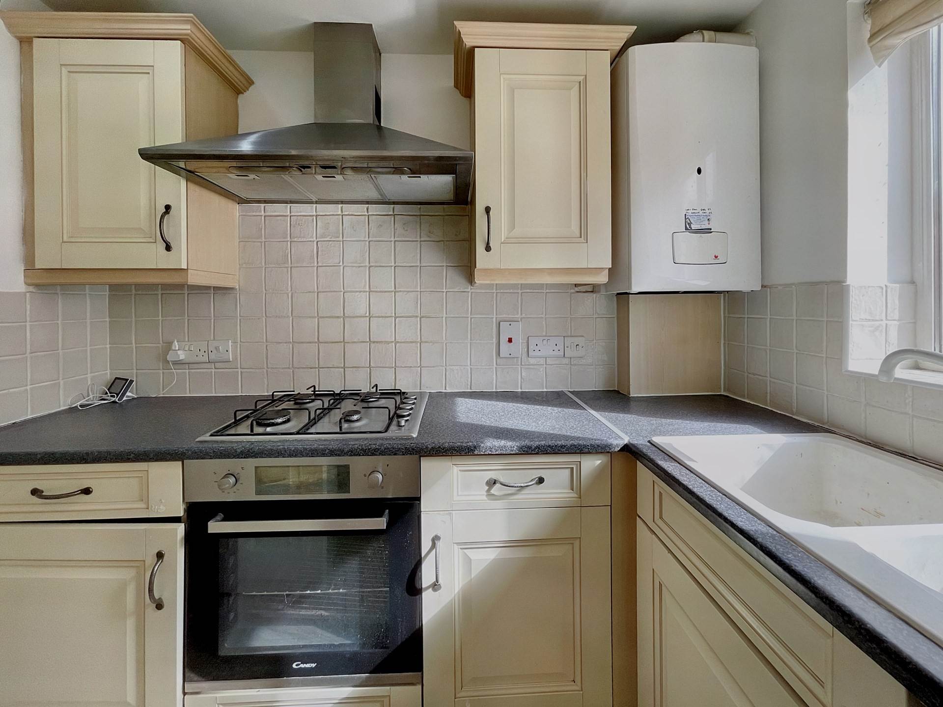 Two Bed First Floor Flat near Southbourne, Image 4