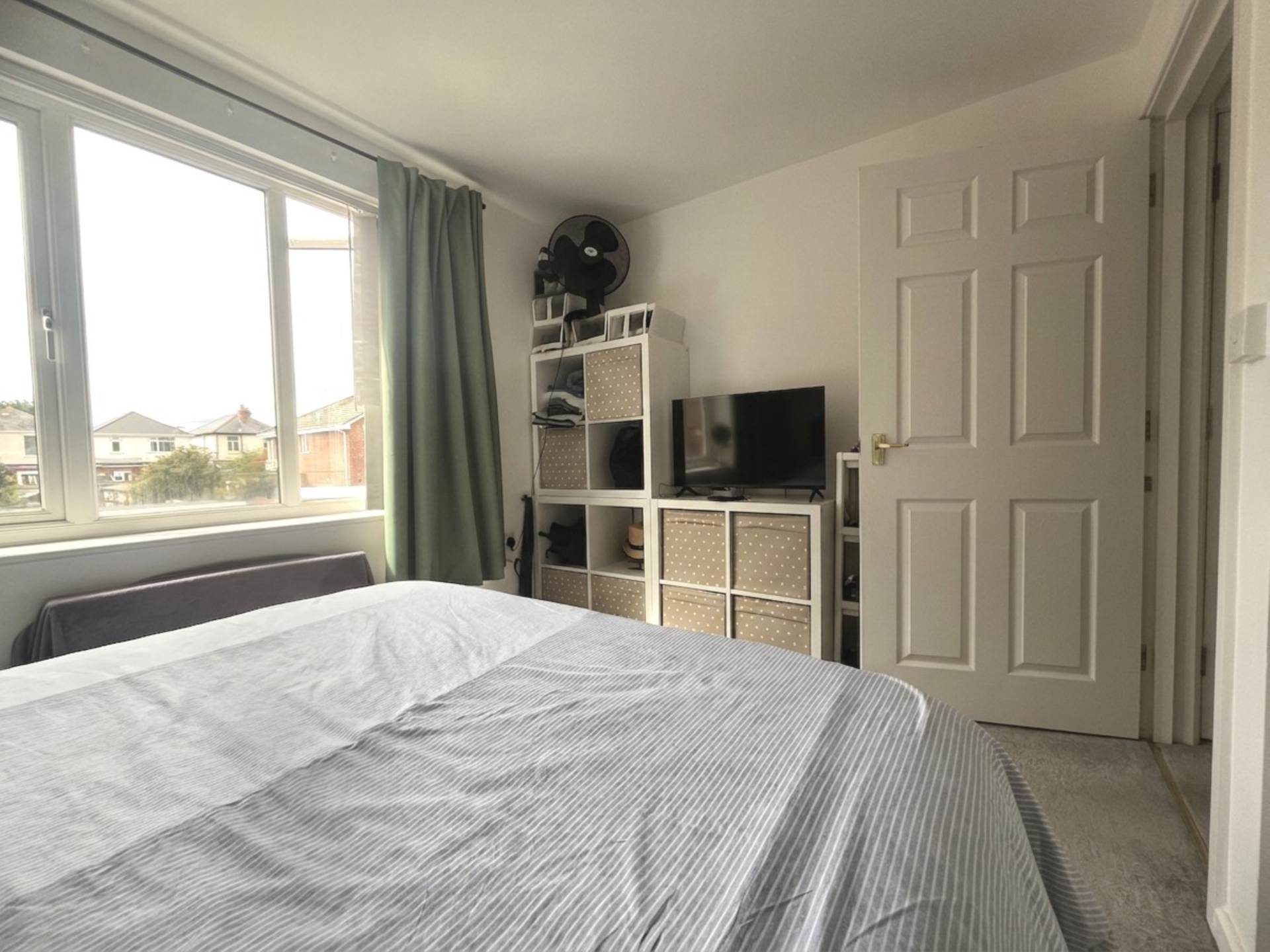 Two Bed First Floor Flat near Southbourne, Image 8