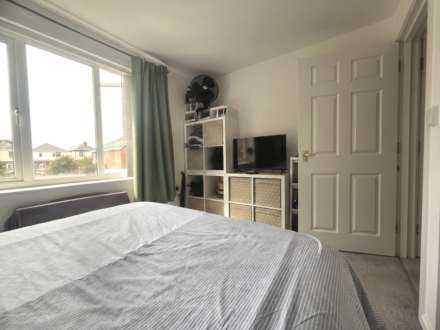 Two Bed First Floor Flat near Southbourne, Image 8
