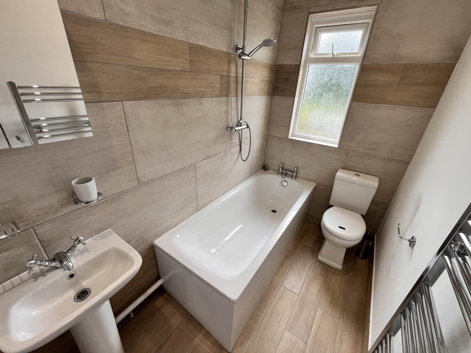 Charminster/ Queens Park Border * Stunning Rental *, Image 3