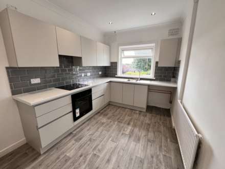 2 Bedroom Flat, Charminster/ Queens Park Border * Stunning Rental *